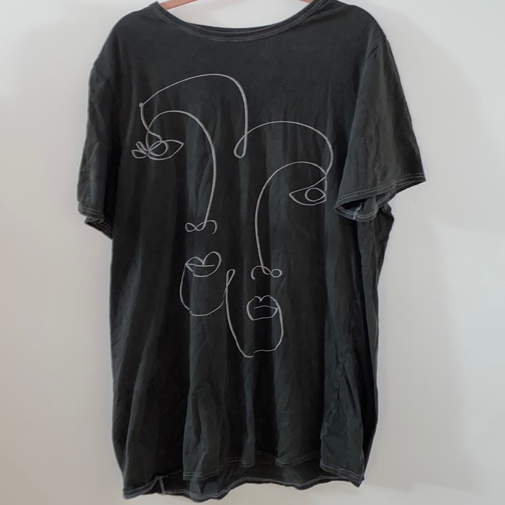 Face Graphic Tee🖤